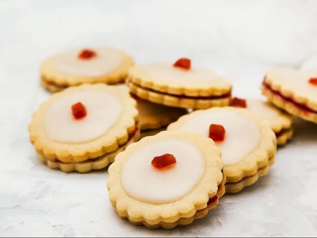 Императорски бисквитки със сладко от малини - снимка на рецептата